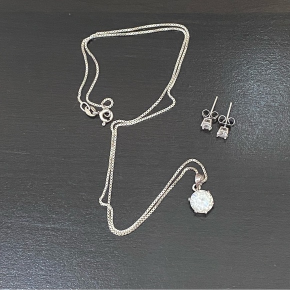 Sterling Silver 925 Necklace & Stud Earrings Set - Picture 1 of 12